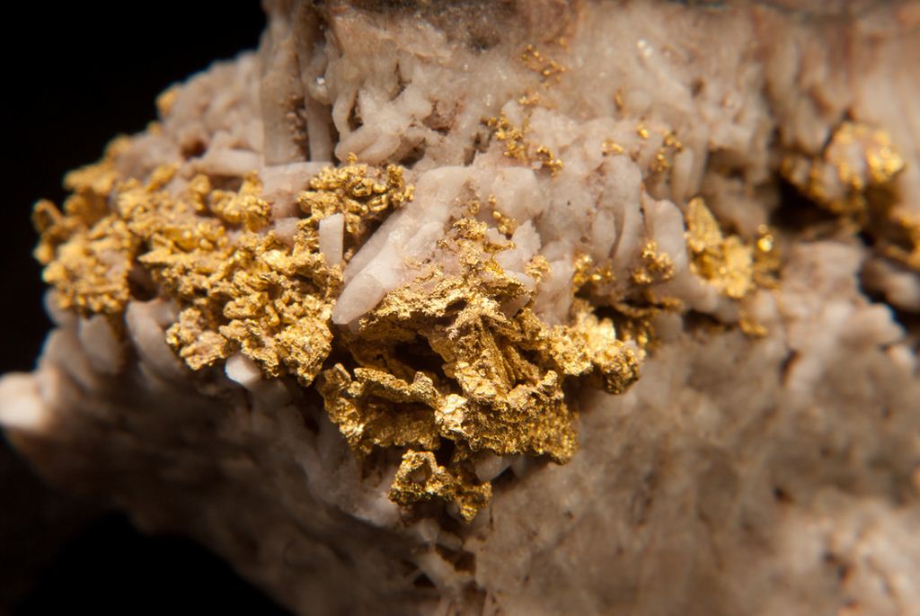 Gold Terra Resources drilling Intersects Con Shear and Gold in Hanging Wall at Con Mine Property